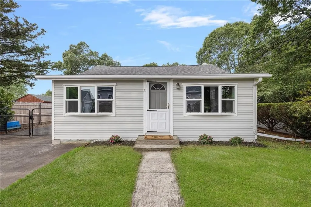 3 Sheffield Street Warwick RI 02889