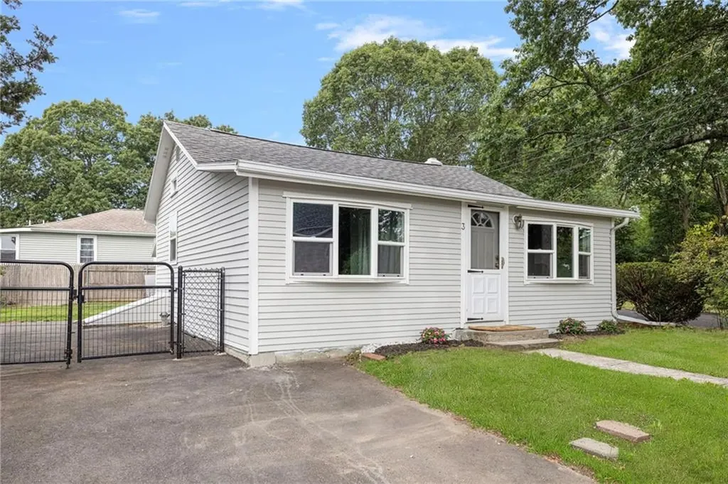 3 Sheffield Street Warwick RI 02889