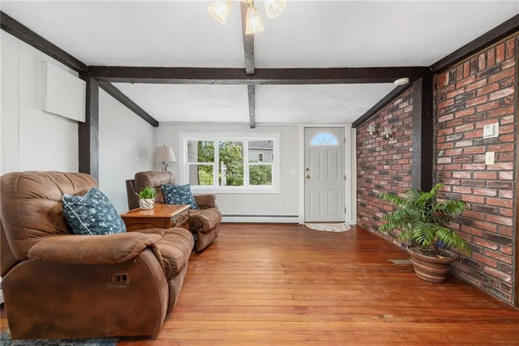 3 Sheffield Street Warwick RI 02889