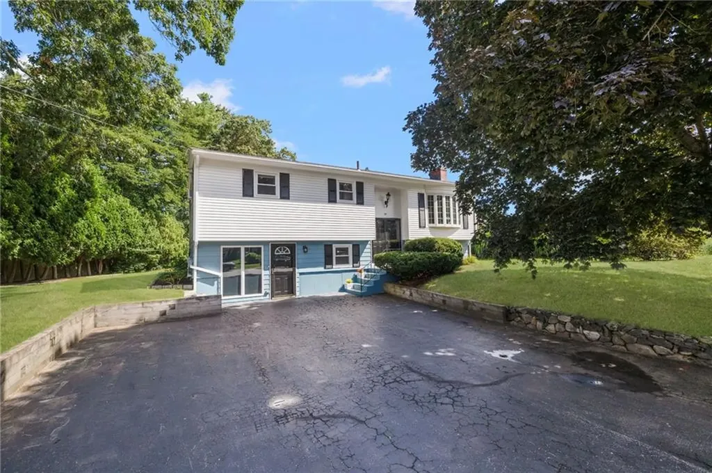 30 Birchwood Lane West Warwick RI 02893