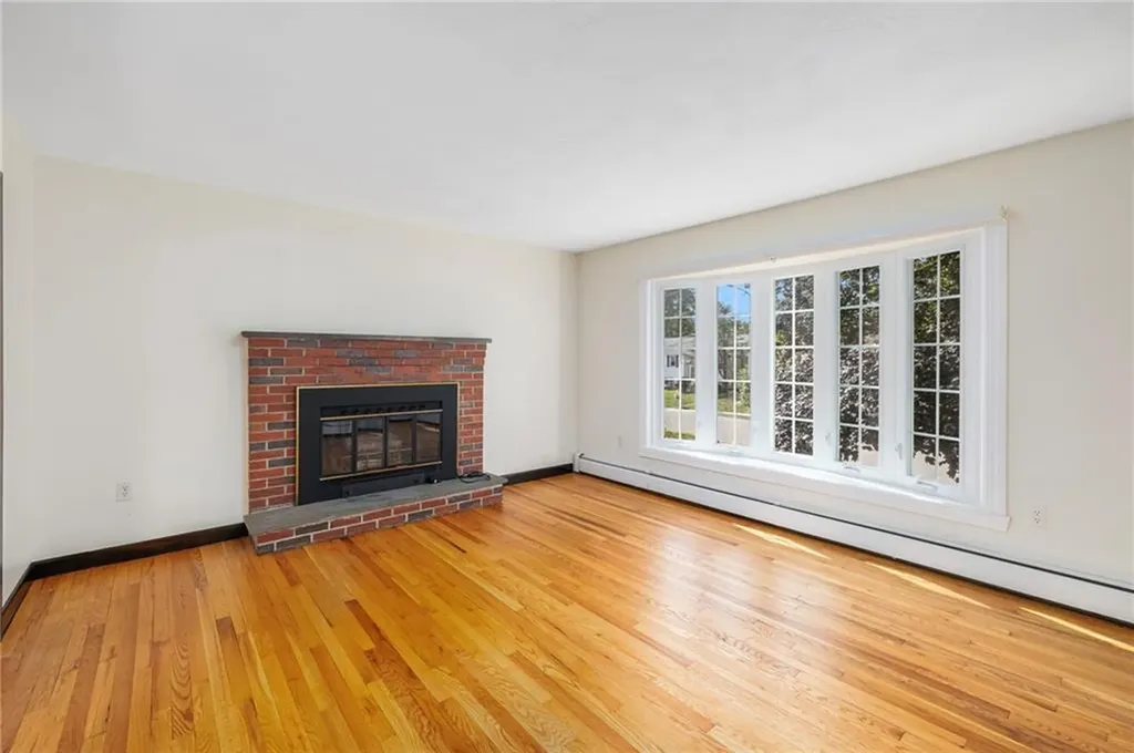 30 Birchwood Lane West Warwick RI 02893