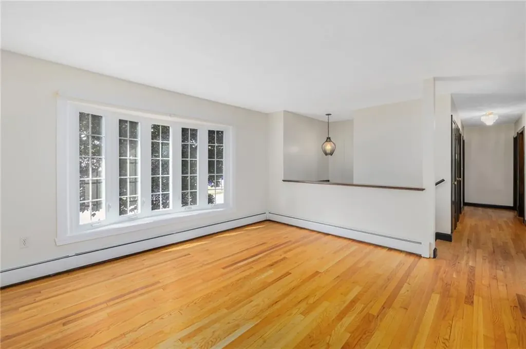 30 Birchwood Lane West Warwick RI 02893
