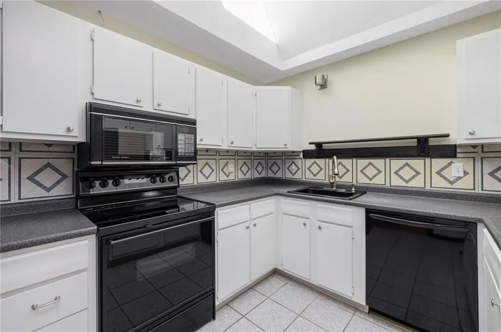 30 Birchwood Lane West Warwick RI 02893