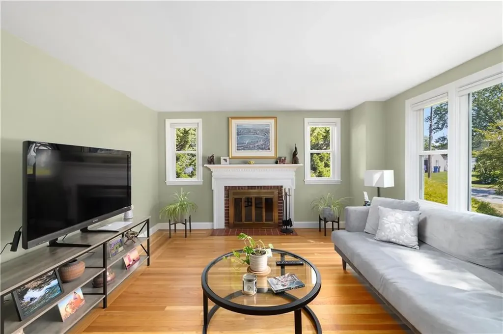 29 Juniper Drive Cranston RI 02920