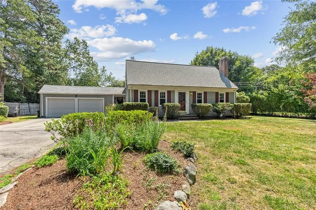 3 Indigo Road Barrington RI 02806