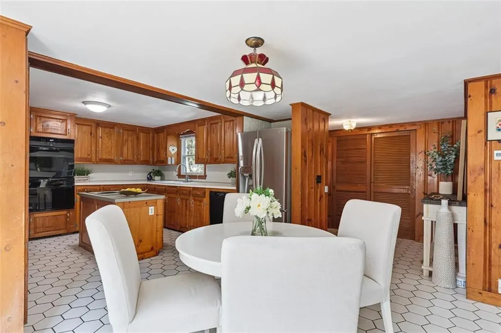 3 Indigo Road Barrington RI 02806