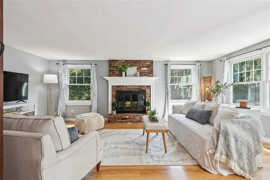 3 Indigo Road Barrington RI 02806