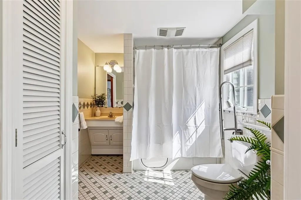 3 Indigo Road Barrington RI 02806