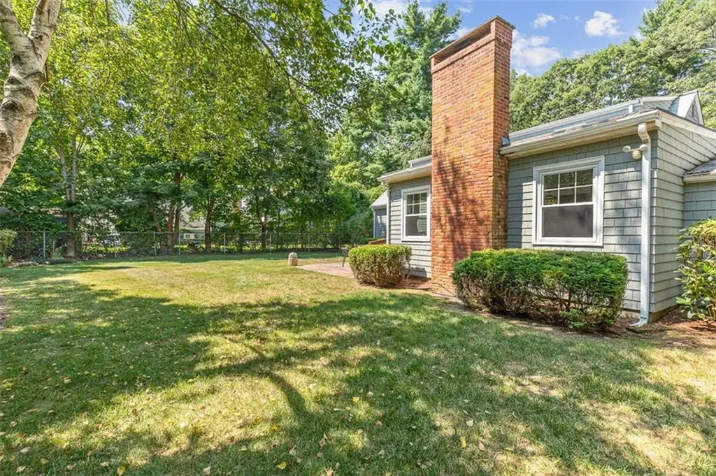 3 Indigo Road Barrington RI 02806