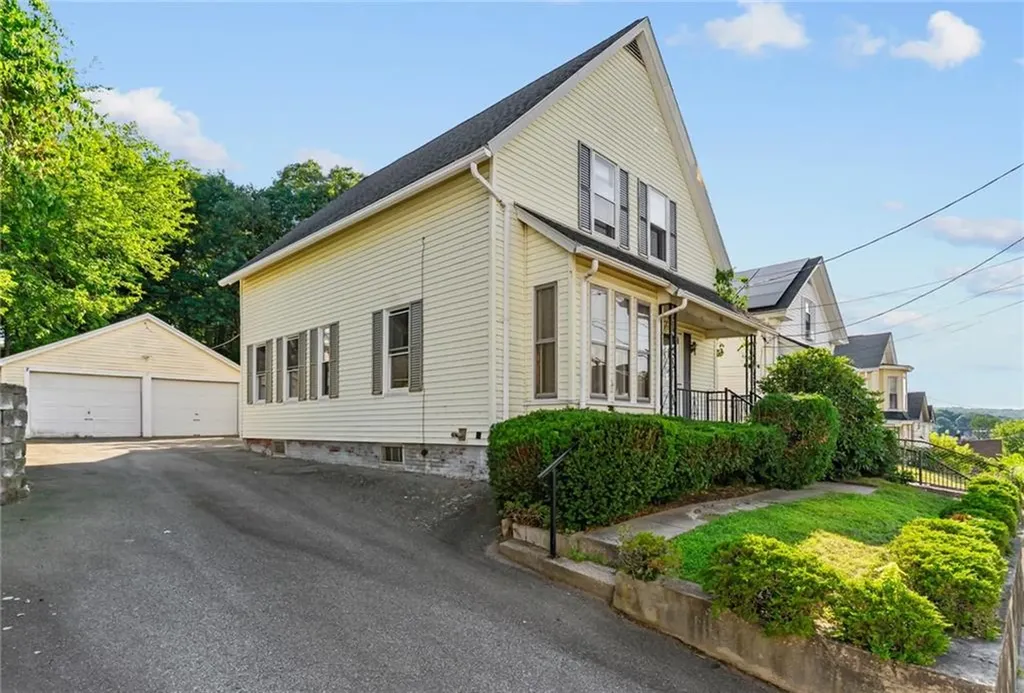 61 Pine Street Woonsocket RI 02895