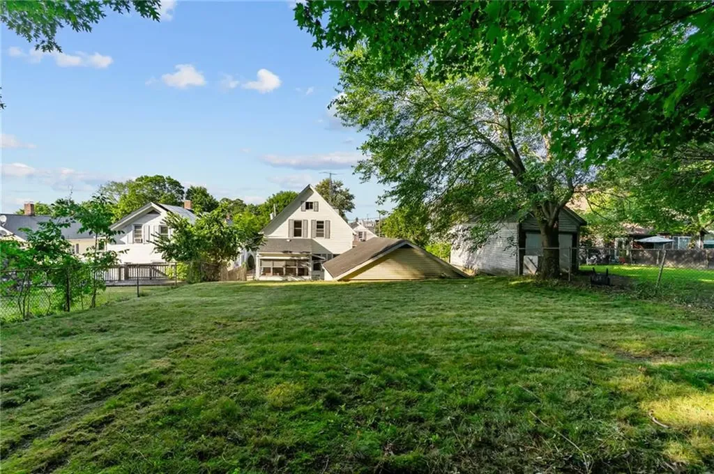 61 Pine Street Woonsocket RI 02895