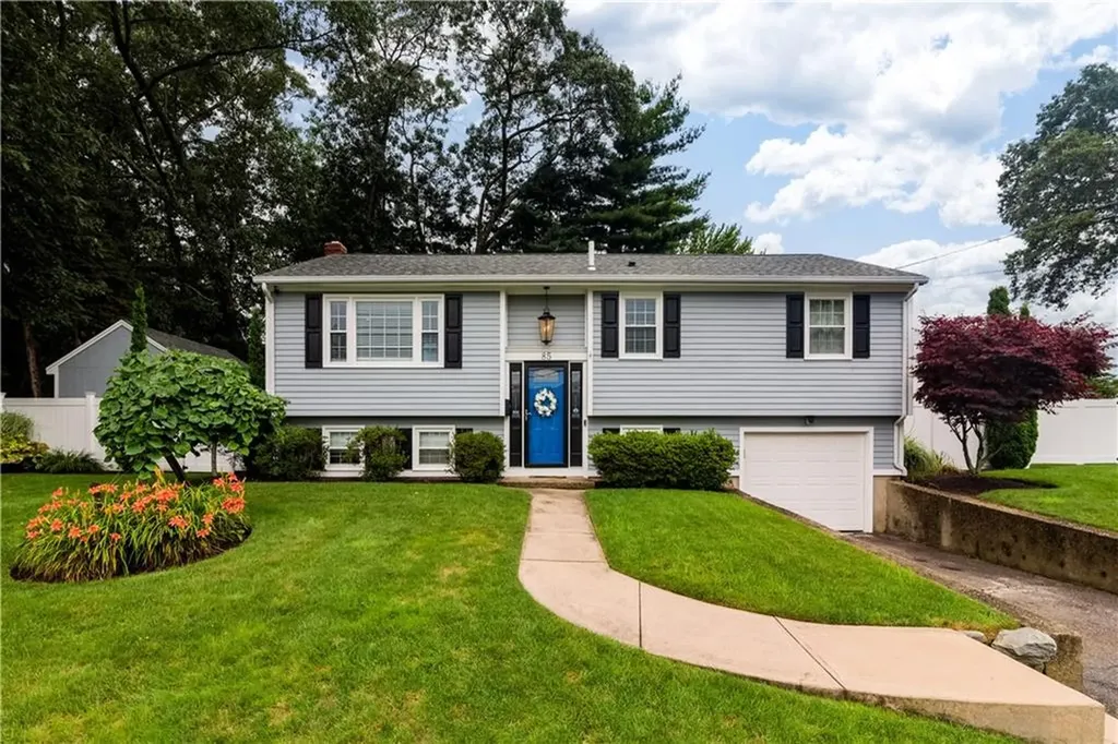85 Stillwater Drive Warwick RI 02889