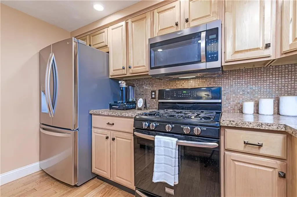85 Stillwater Drive Warwick RI 02889