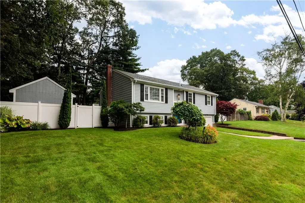 85 Stillwater Drive Warwick RI 02889