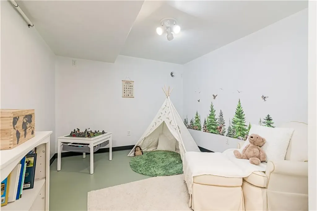 85 Stillwater Drive Warwick RI 02889