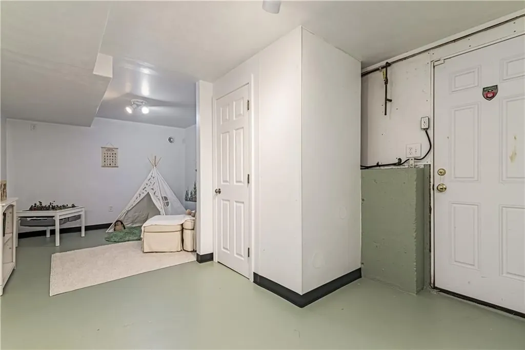 85 Stillwater Drive Warwick RI 02889