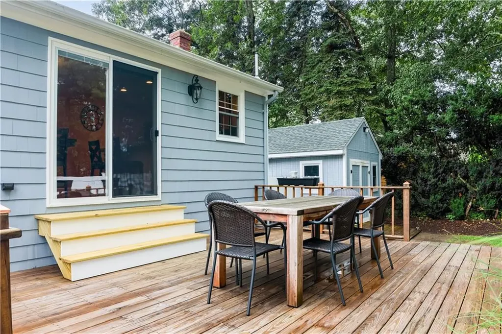 85 Stillwater Drive Warwick RI 02889