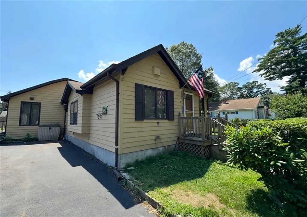 42 Leigh Street Warwick RI 02889