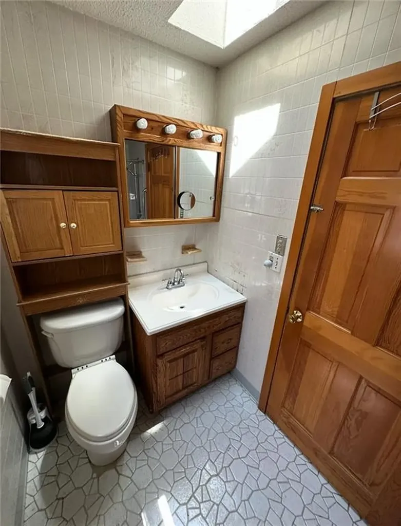 42 Leigh Street Warwick RI 02889