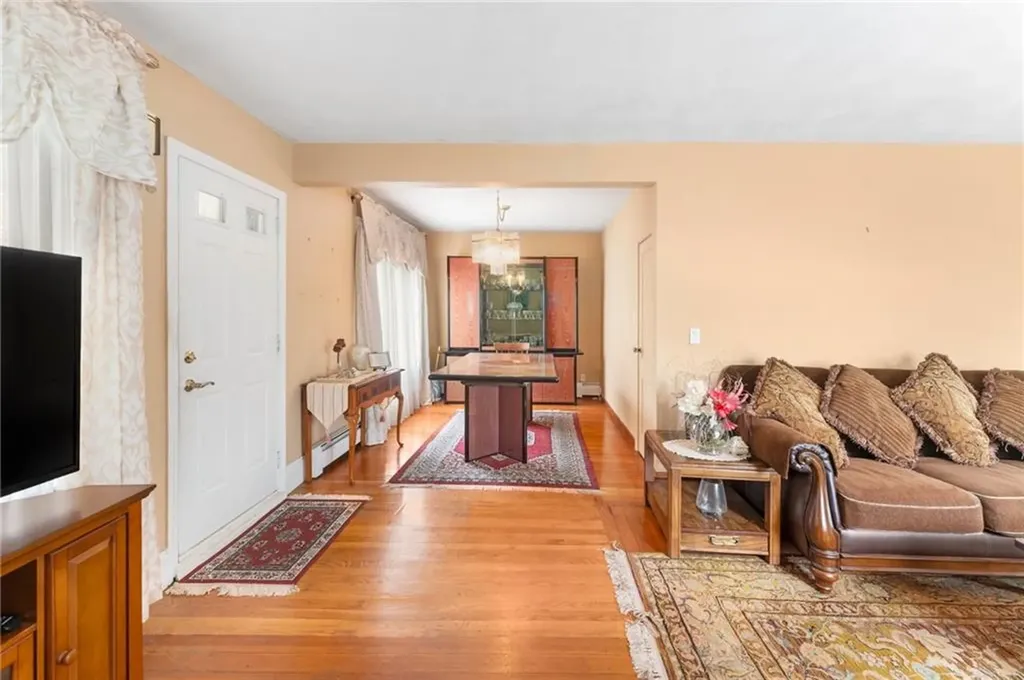 7 Blossom Street West Warwick RI 02893
