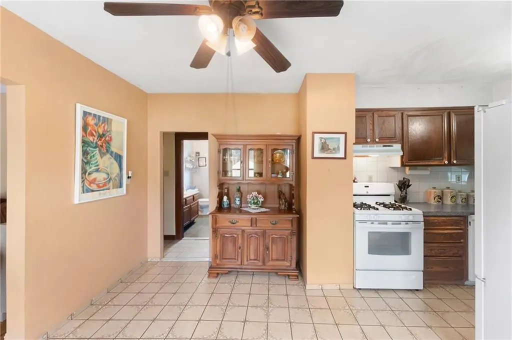 7 Blossom Street West Warwick RI 02893