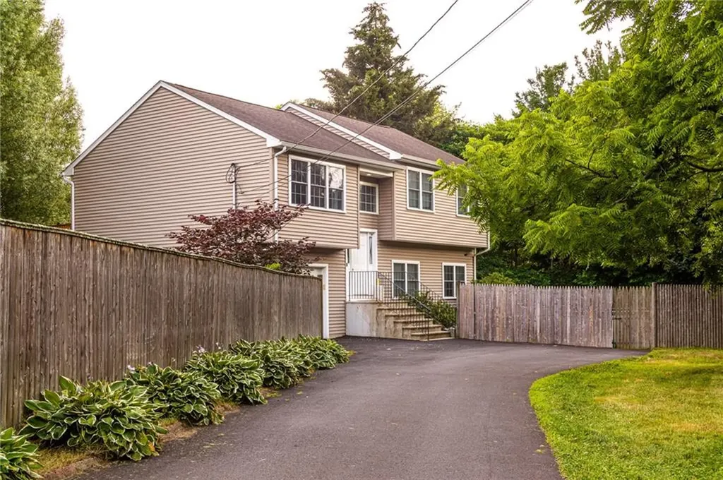 93 Maywood Avenue Warwick RI 02889