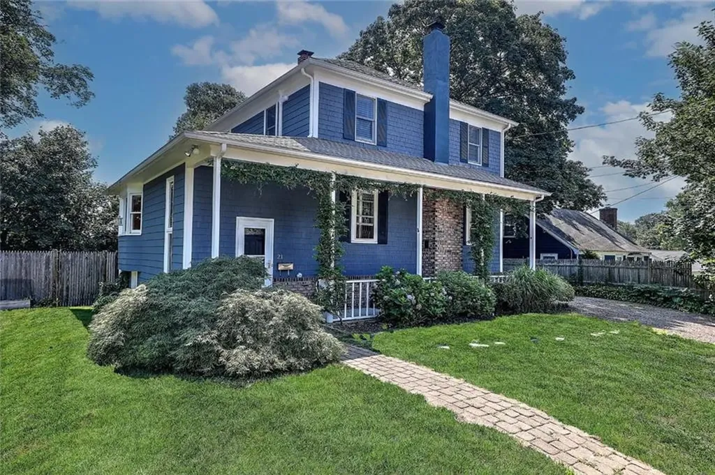 21 Carpenter Avenue Barrington RI 02806