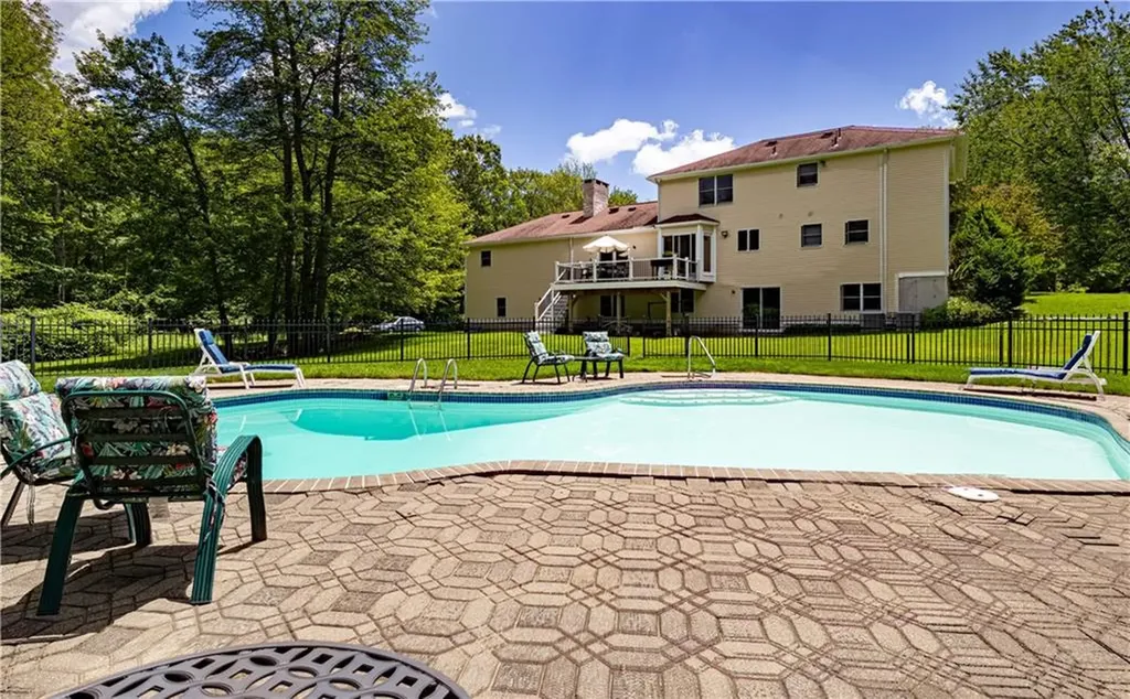 109 Gentry Way Scituate RI 02857