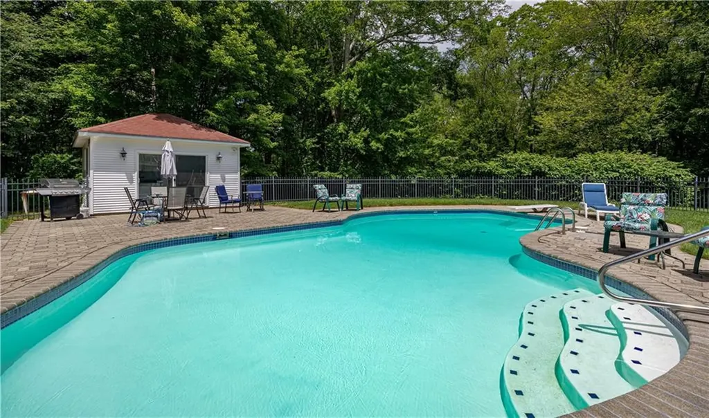 109 Gentry Way Scituate RI 02857