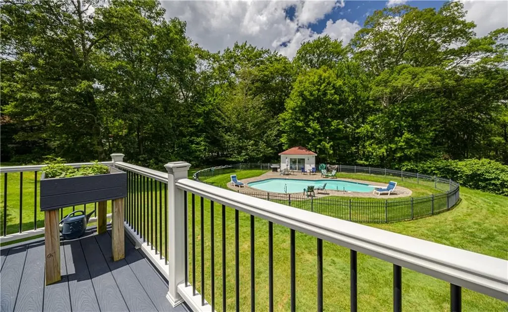 109 Gentry Way Scituate RI 02857