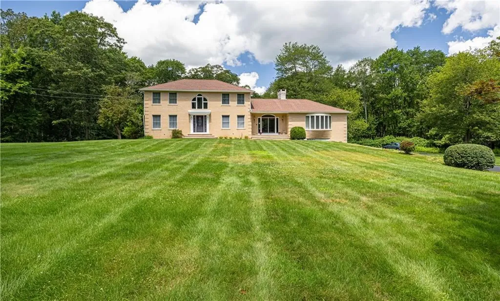 109 Gentry Way Scituate RI 02857