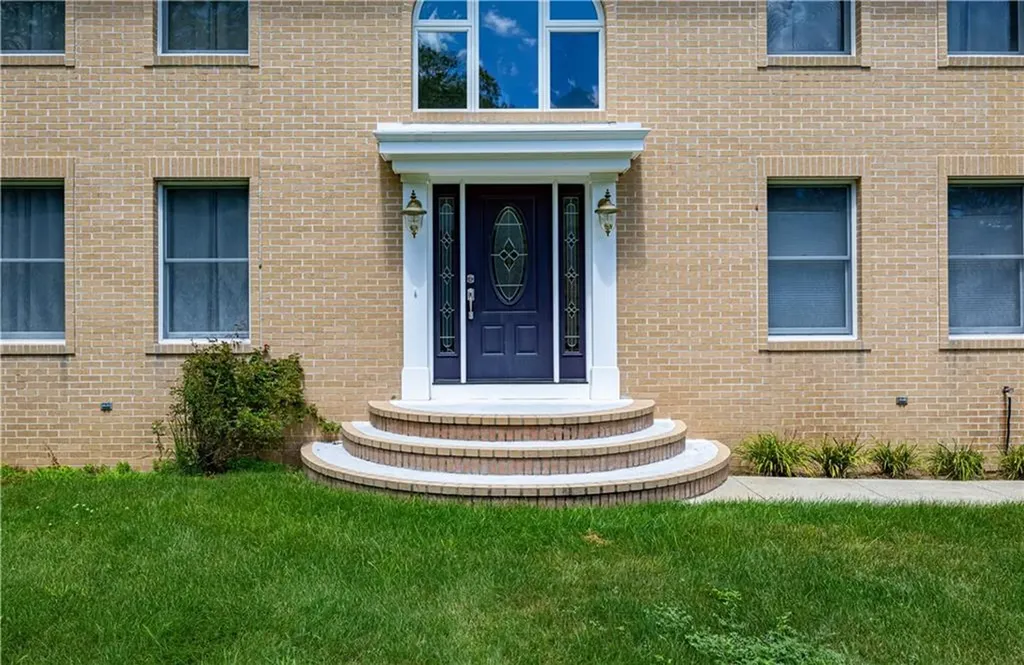 109 Gentry Way Scituate RI 02857