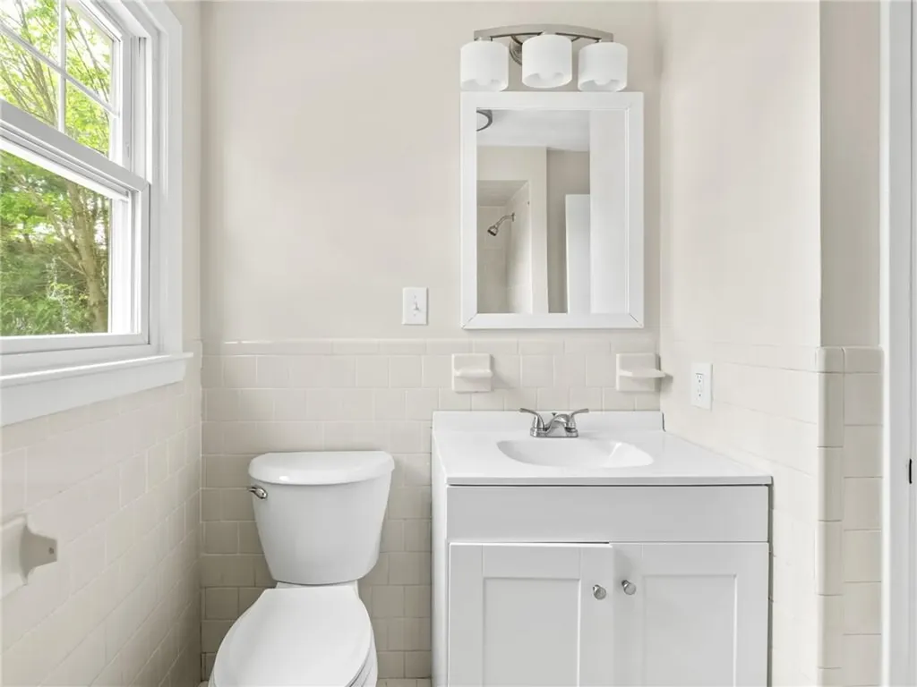 4 Ellsworth Street Warwick RI 02886