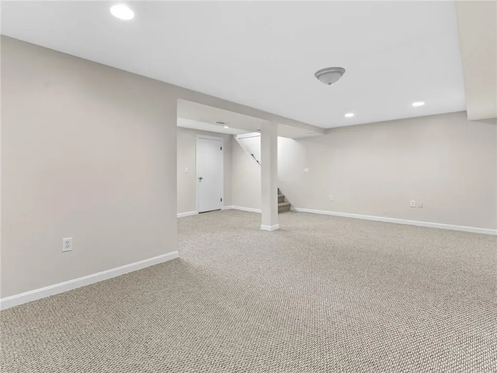 4 Ellsworth Street Warwick RI 02886