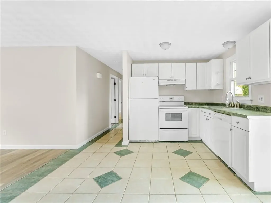 4 Ellsworth Street Warwick RI 02886