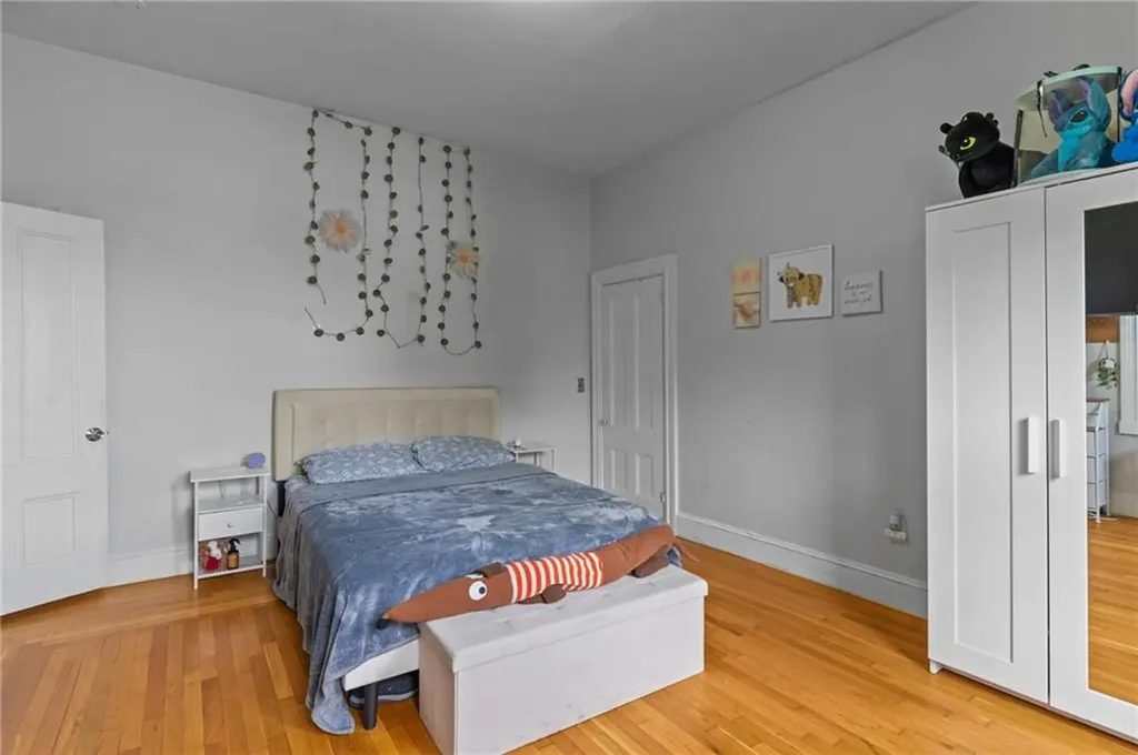 31 33 Bancroft Street Providence RI 02909