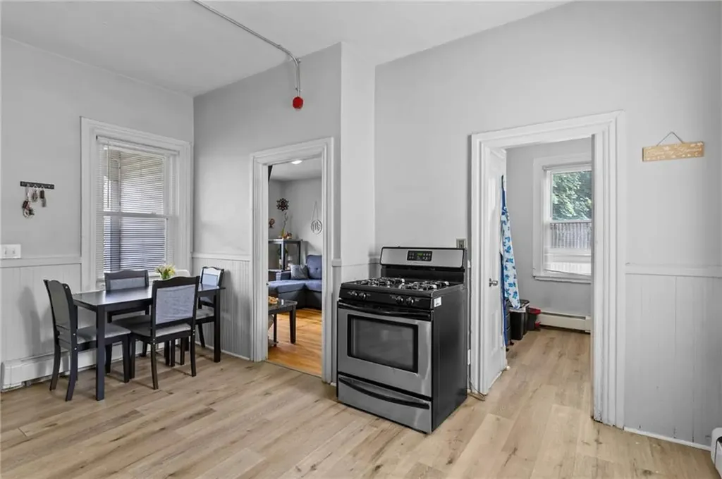 31 33 Bancroft Street Providence RI 02909