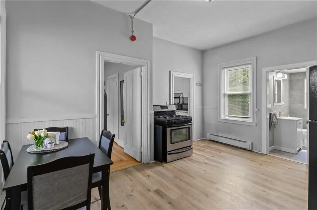 31 33 Bancroft Street Providence RI 02909