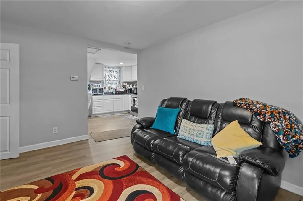 31 33 Bancroft Street Providence RI 02909