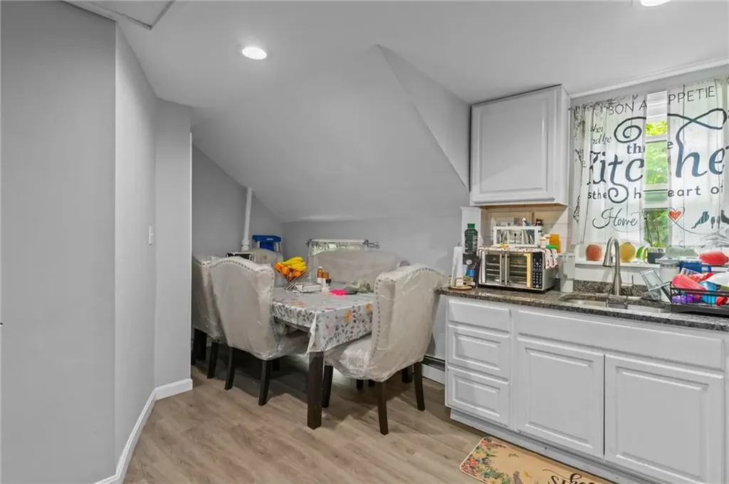 31 33 Bancroft Street Providence RI 02909
