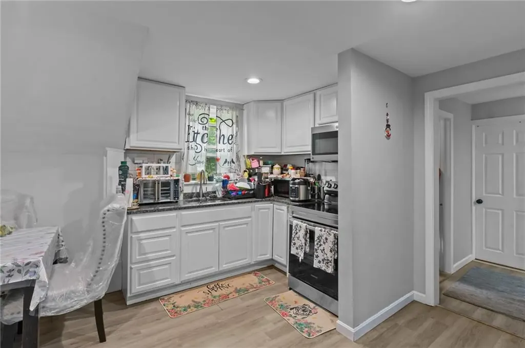 31 33 Bancroft Street Providence RI 02909