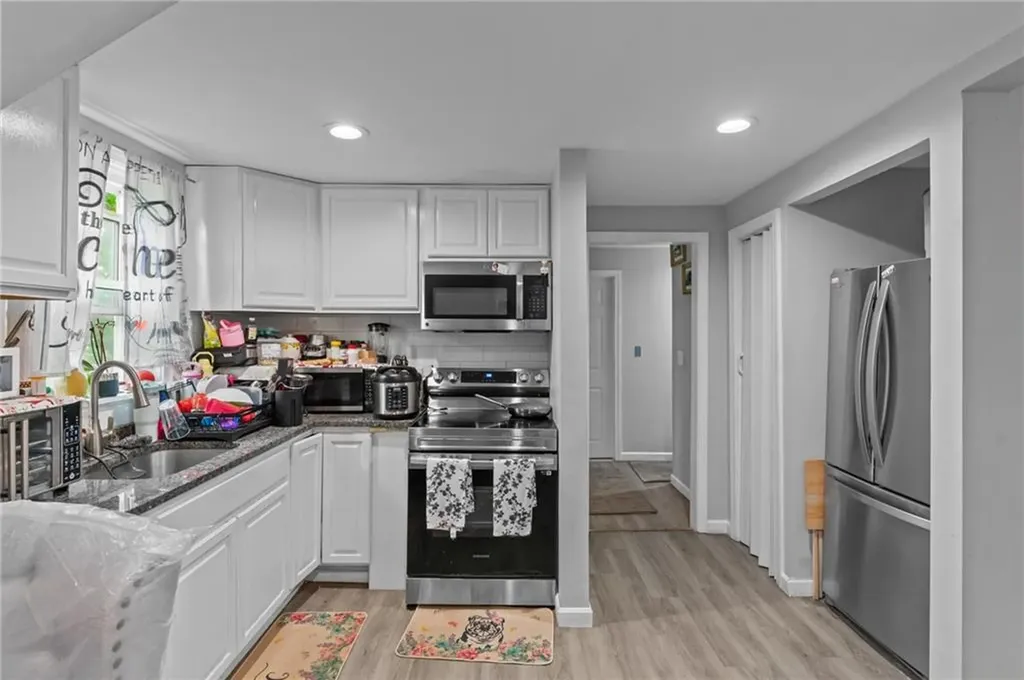 31 33 Bancroft Street Providence RI 02909
