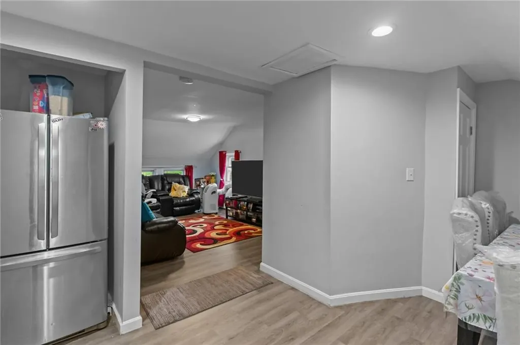 31 33 Bancroft Street Providence RI 02909