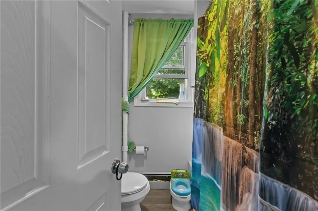31 33 Bancroft Street Providence RI 02909