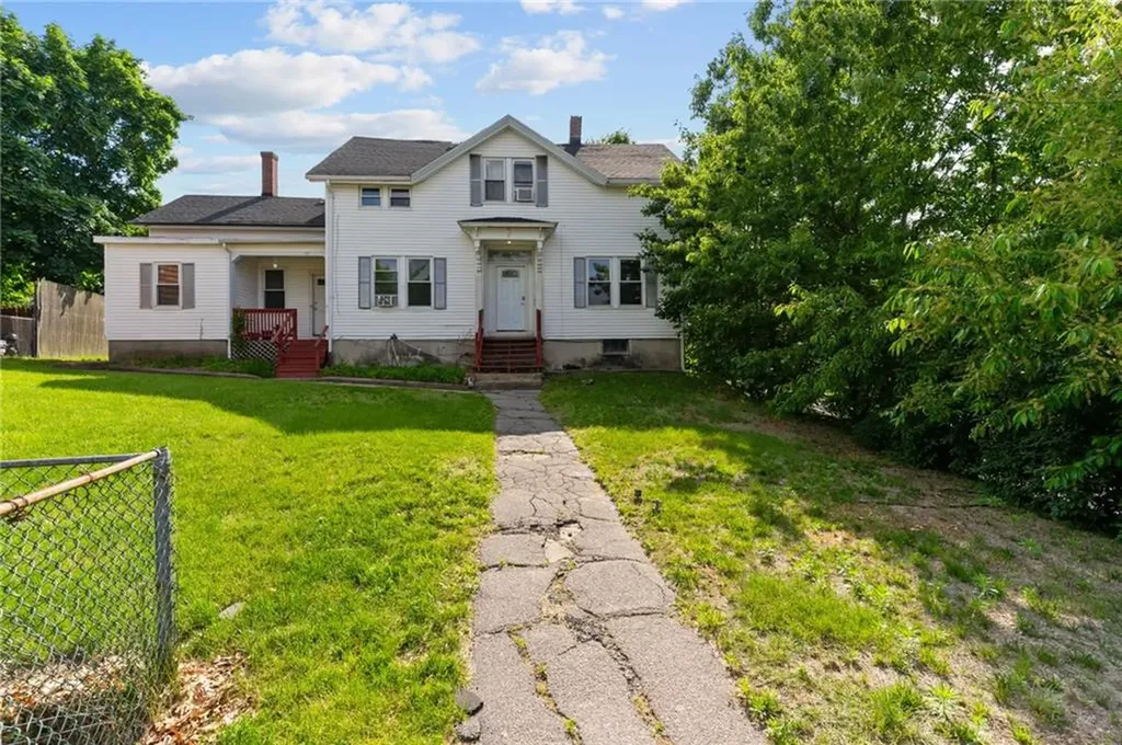 31 33 Bancroft Street Providence RI 02909