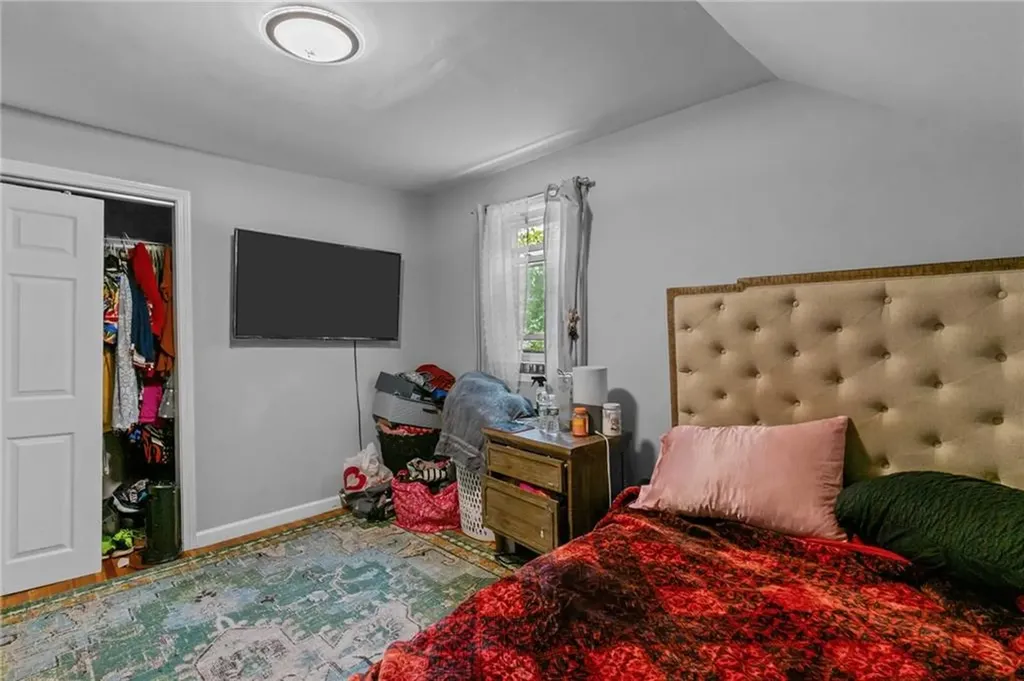 31 33 Bancroft Street Providence RI 02909