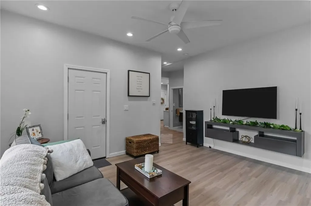 31 33 Bancroft Street Providence RI 02909