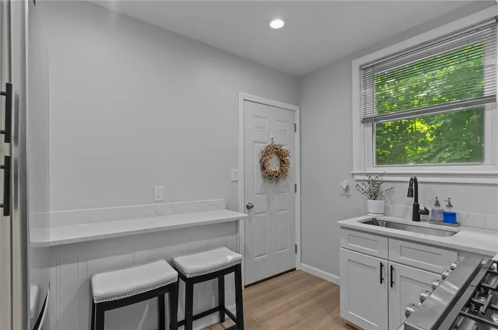 31 33 Bancroft Street Providence RI 02909