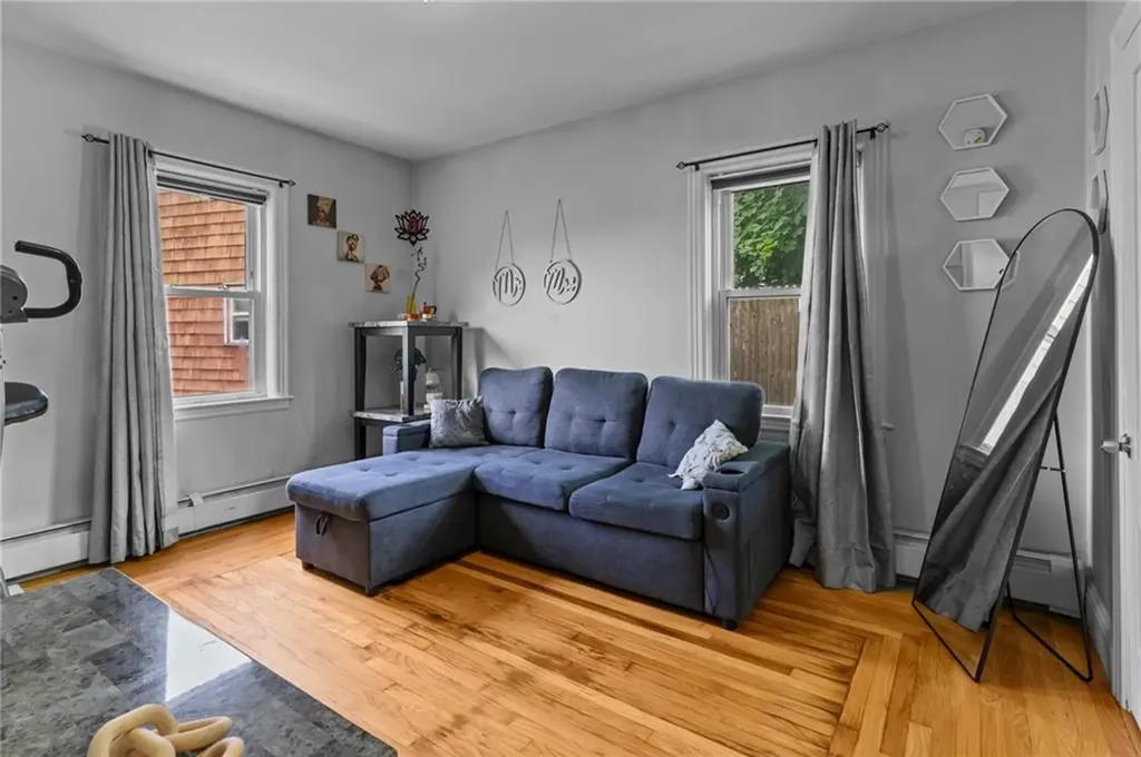 31 33 Bancroft Street Providence RI 02909