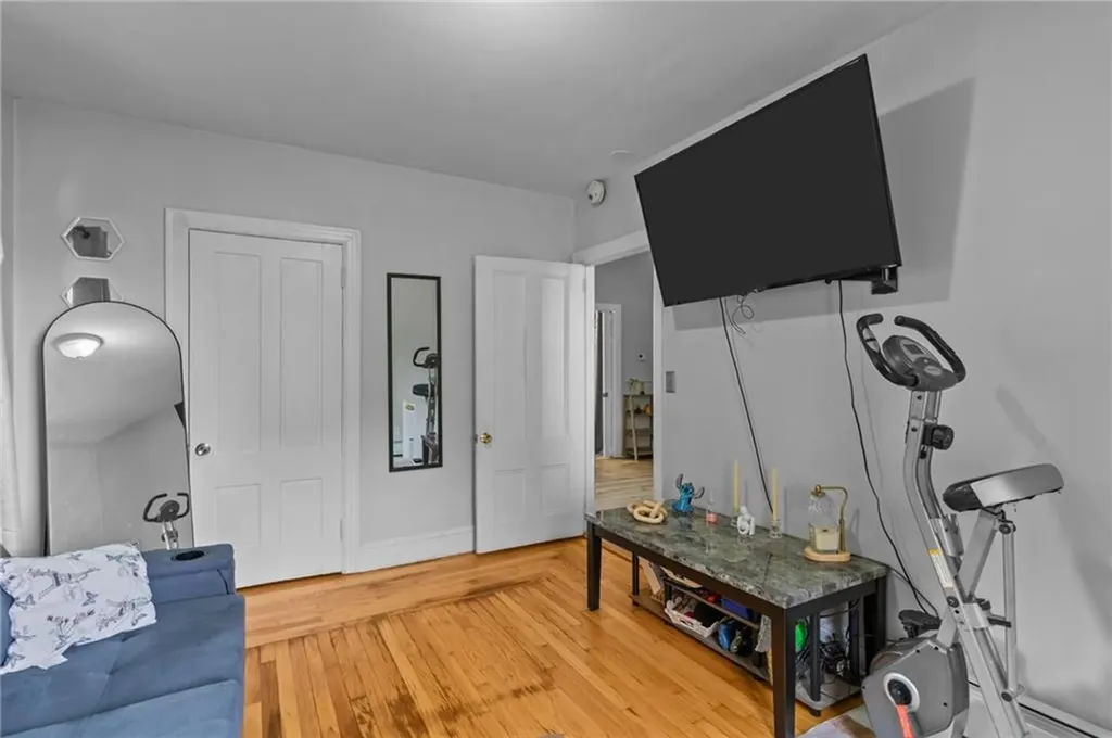 31 33 Bancroft Street Providence RI 02909